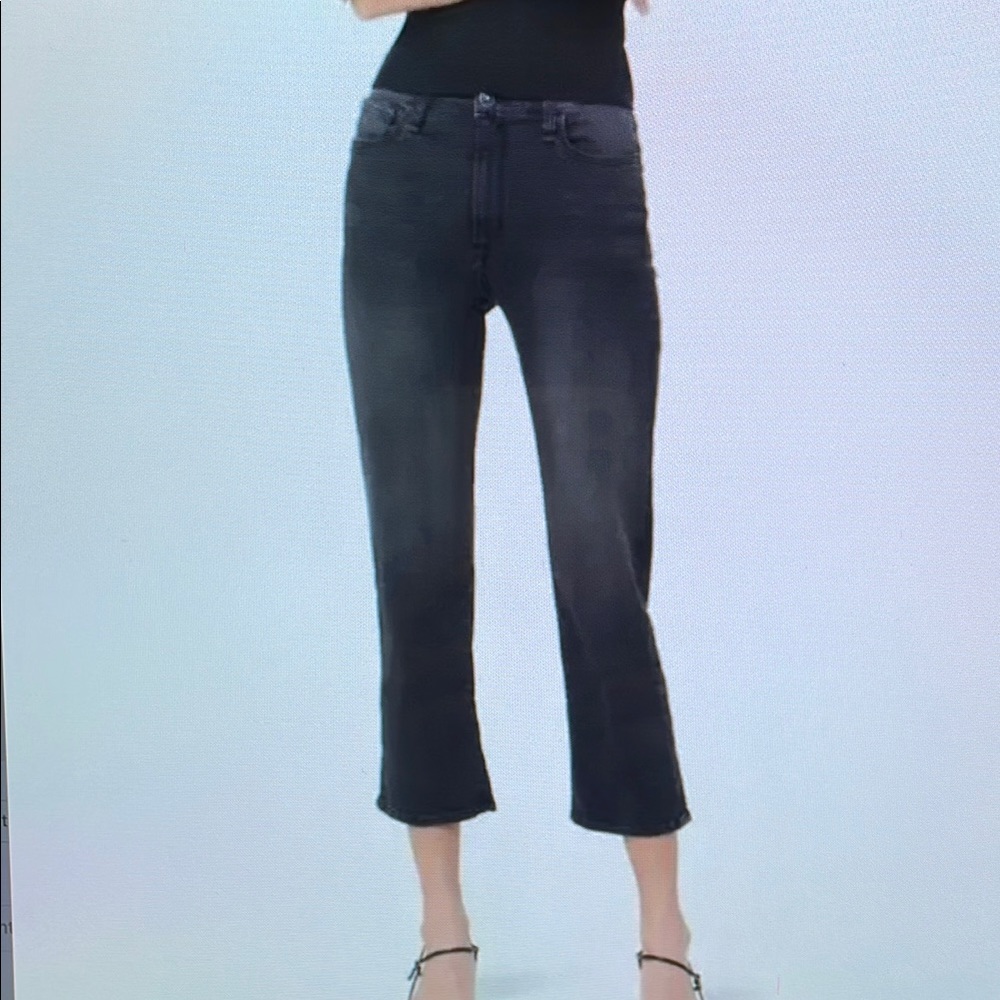 Women's Black Cropped Jeans